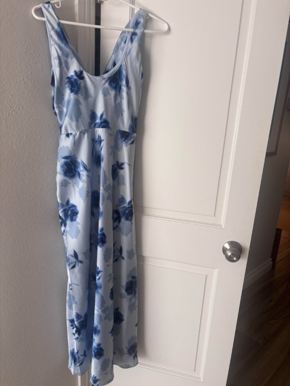 Worn Once- Abercrombie Cowl Neck Draped Maxi Dress in Blue Floral - Picture 4 of 4